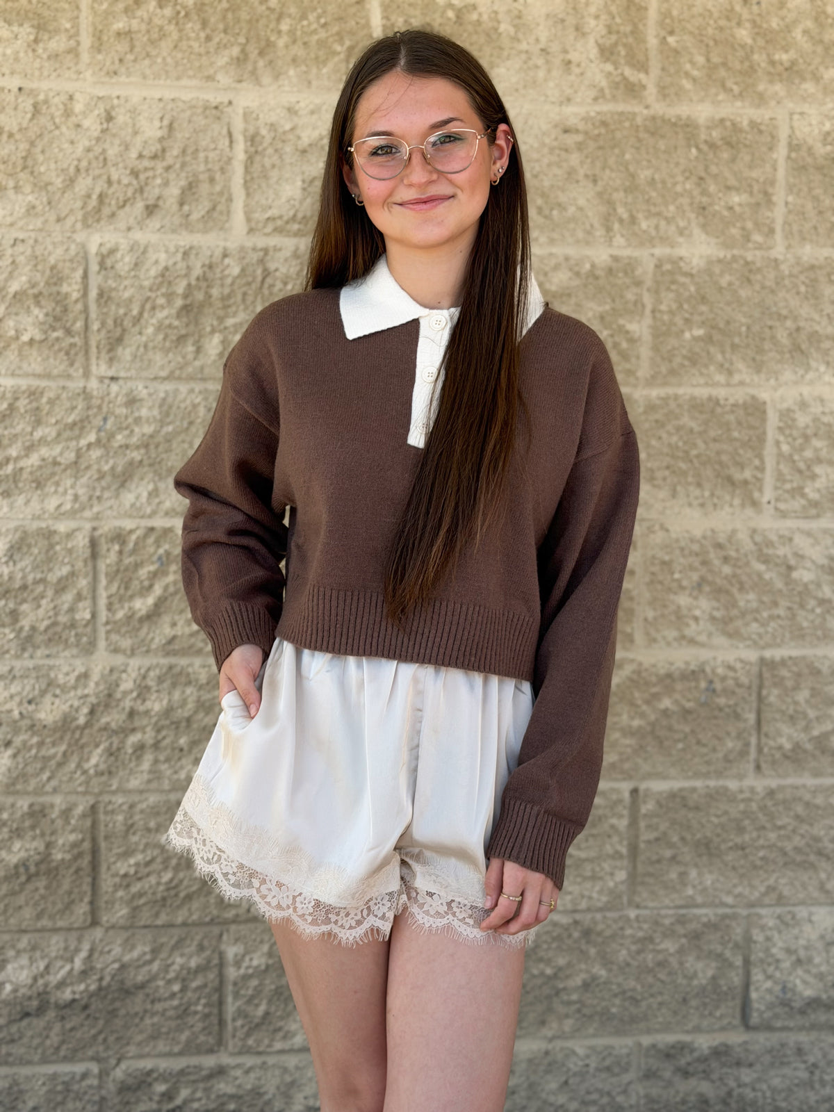 Cropped Contrast Collar Sweater Top