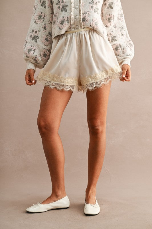 Lace Trim Hem Pull On Shorts